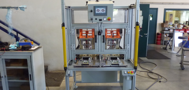 Car tweeter hot riveting machine